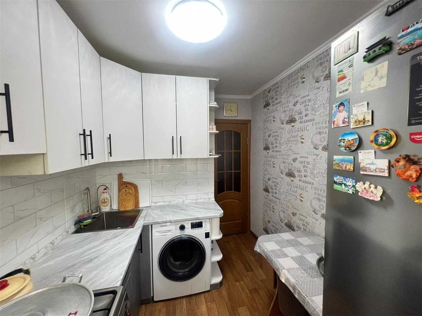 3 комн по пр. Республики 28, 3/5 этаж с ремонтом и мебелью!