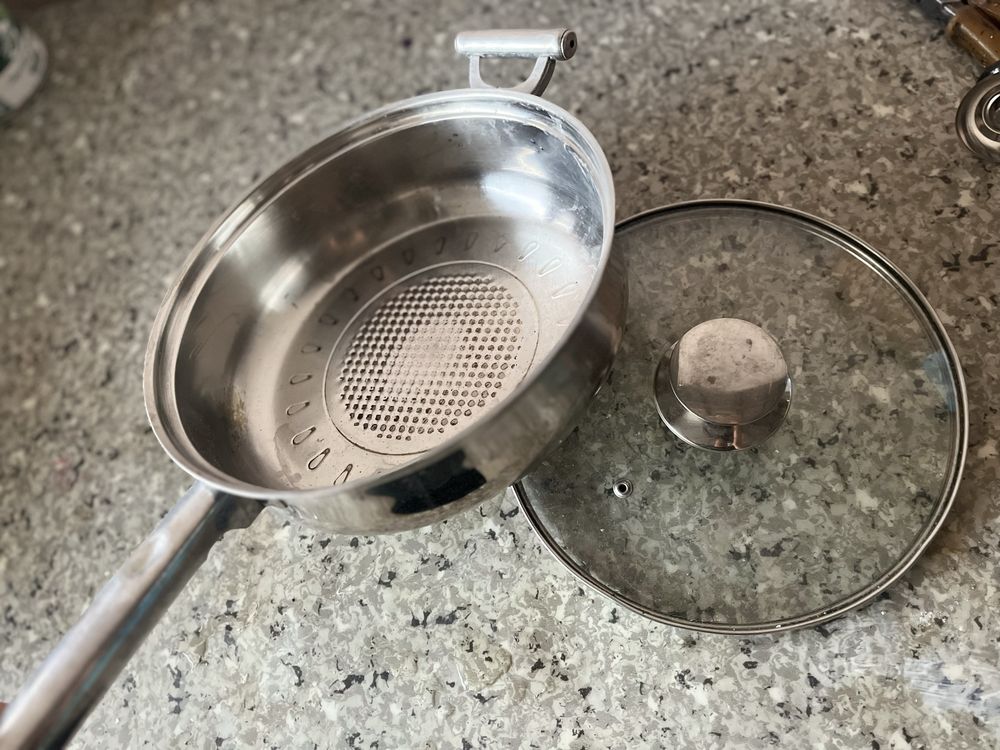 Казаны, кастрюли, сковородки