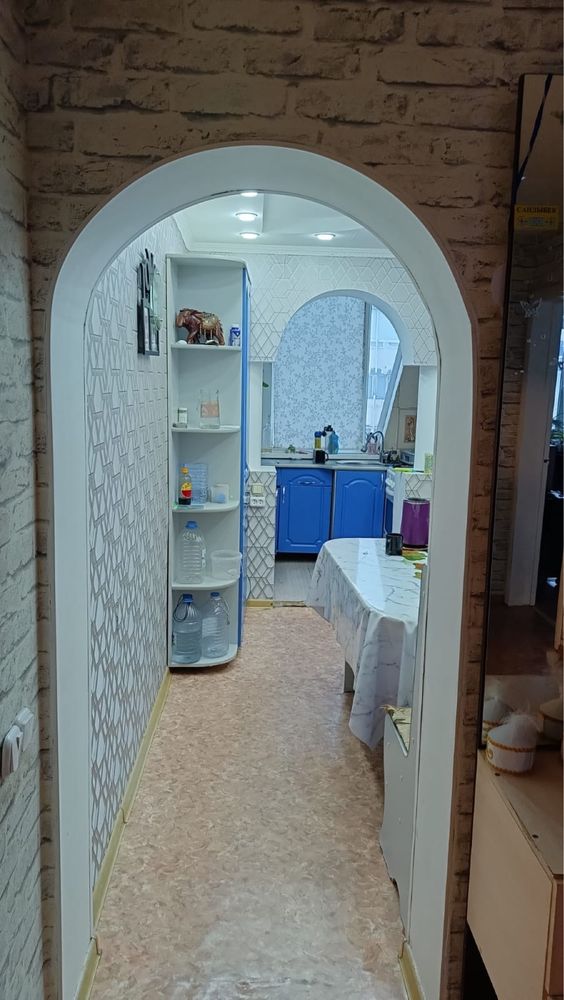 Продам 4 комнатную квартиру