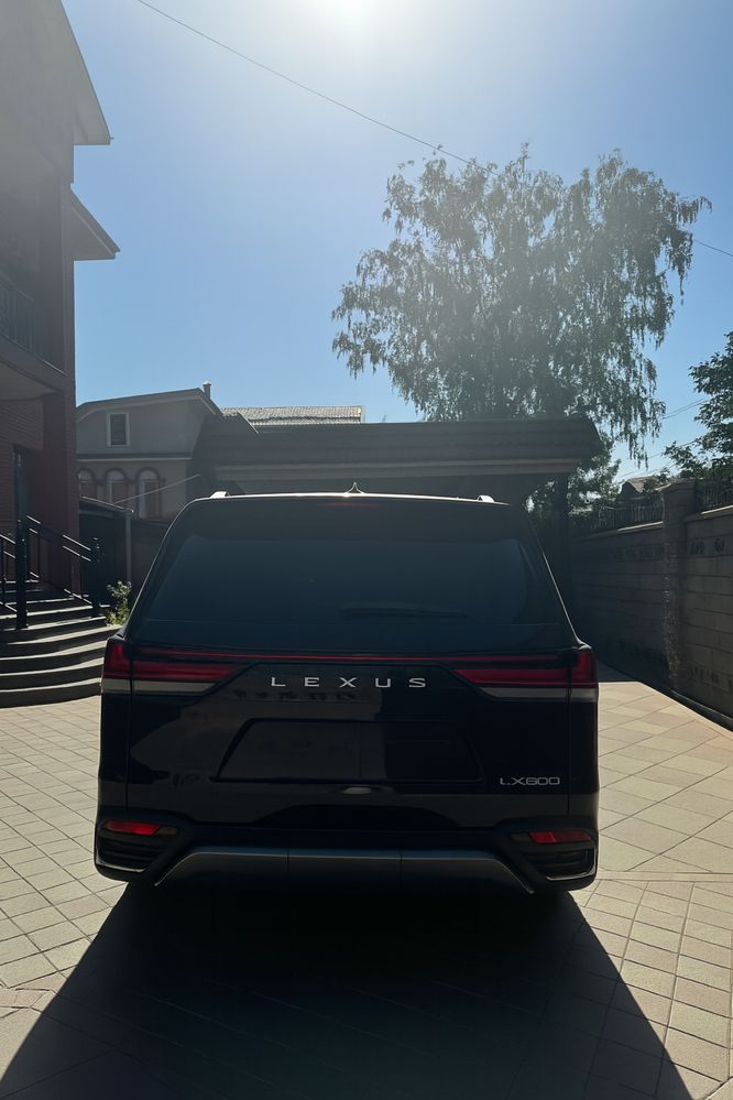 Аренда Lexus LX 600 (года 2024) с водителем