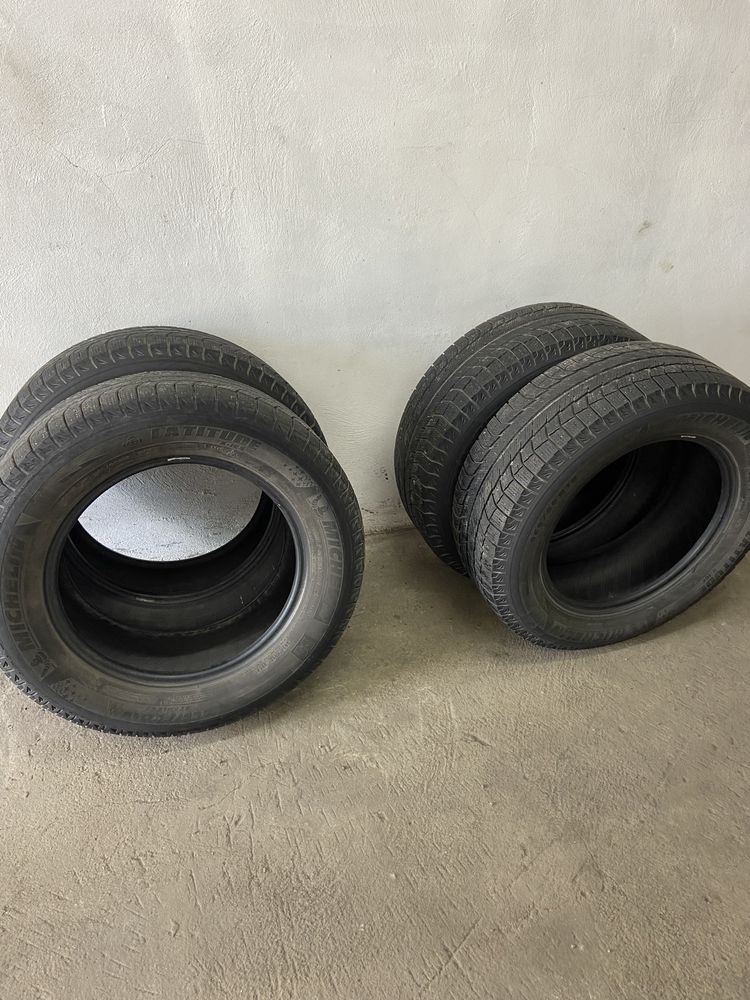 Резина Michelin, 4 баллона. Размер 265/60/18. Стояли на Toyota Prado.