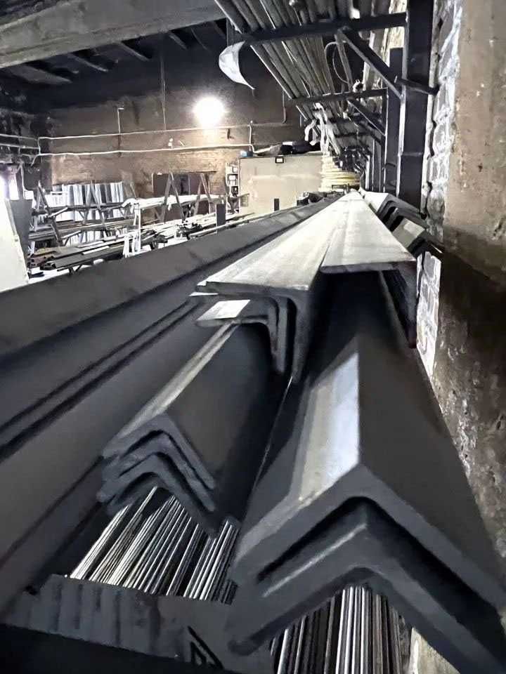 Уголок из нержавейки