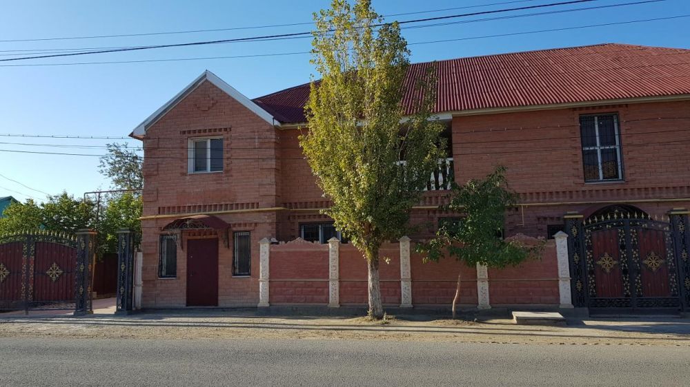Продам дом 11 комнатный 28 соток земли