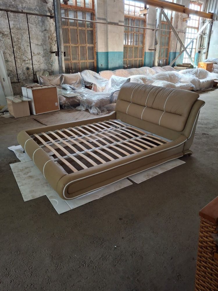 Продам двухспальную кровать