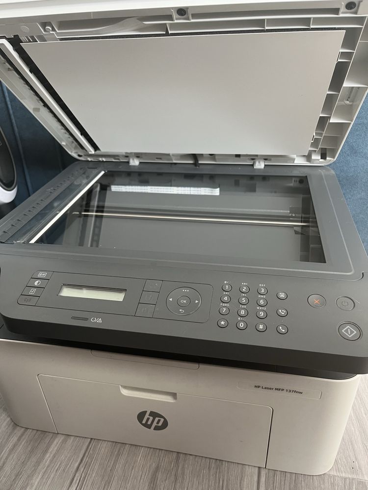 Цветной принтер 805L и черно-белый МФУ принтер HP