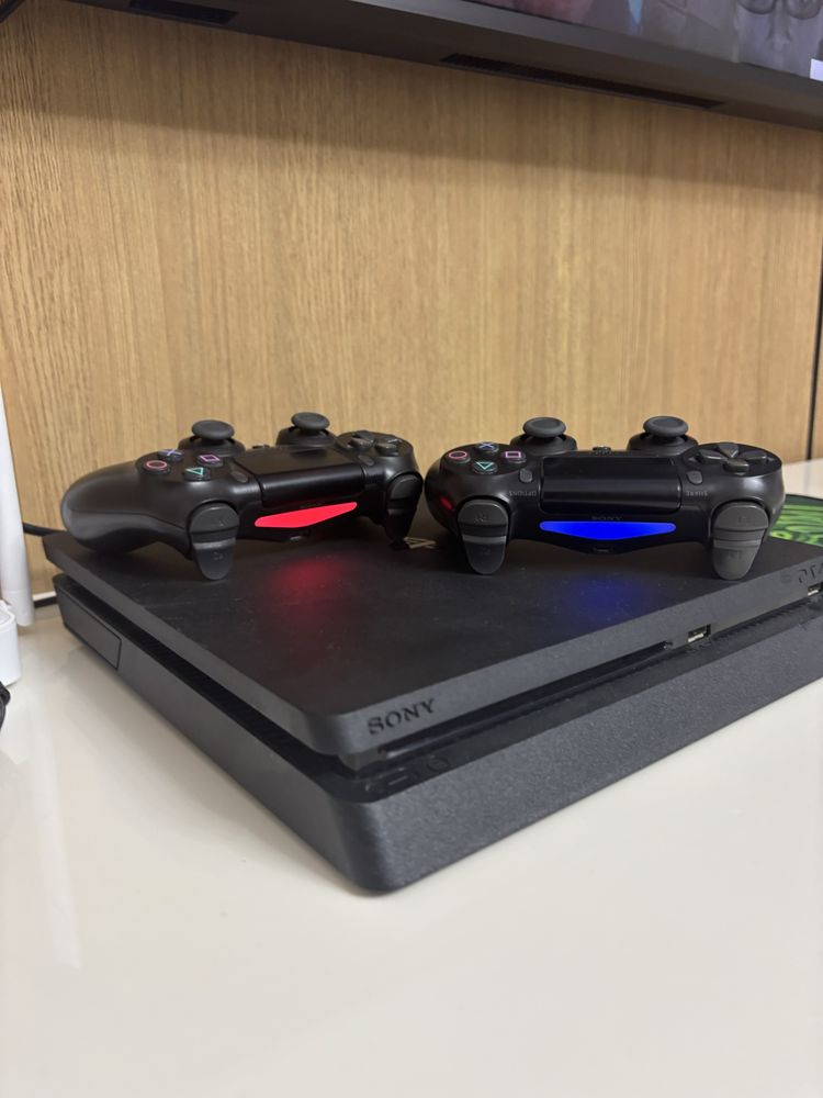 PlayStation slim 4