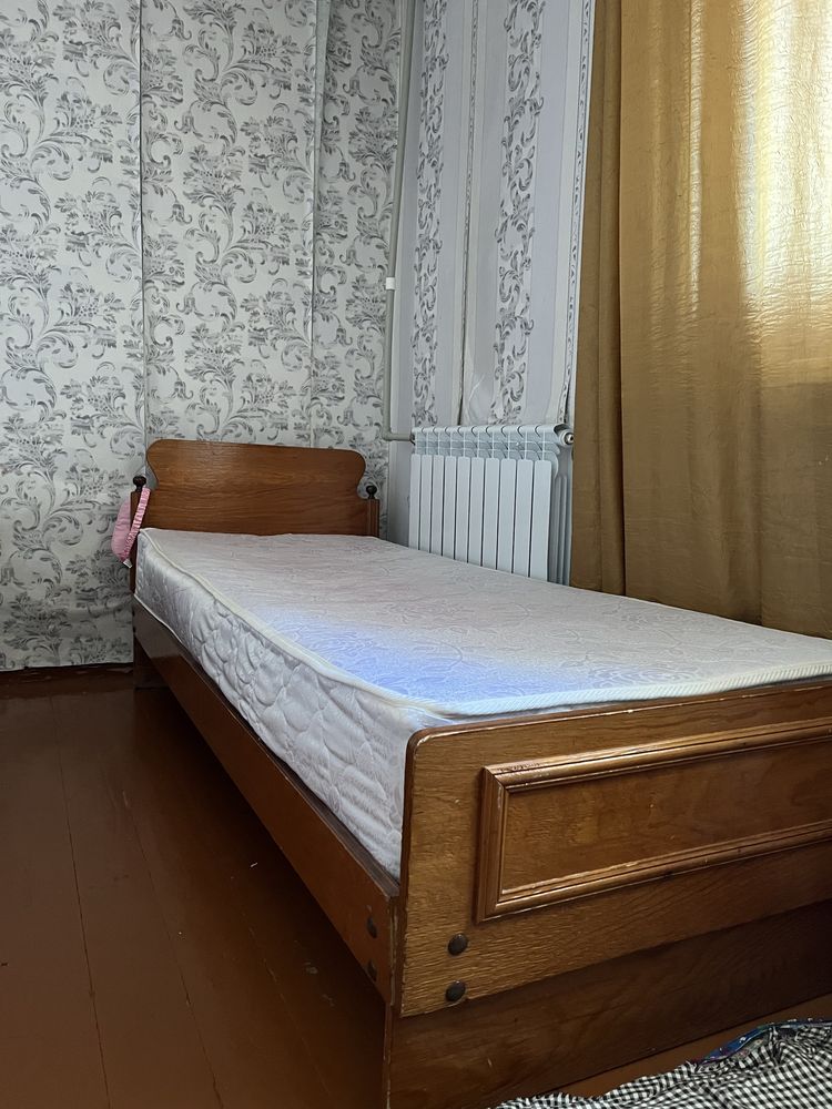 Кровать односпальная и полуторка