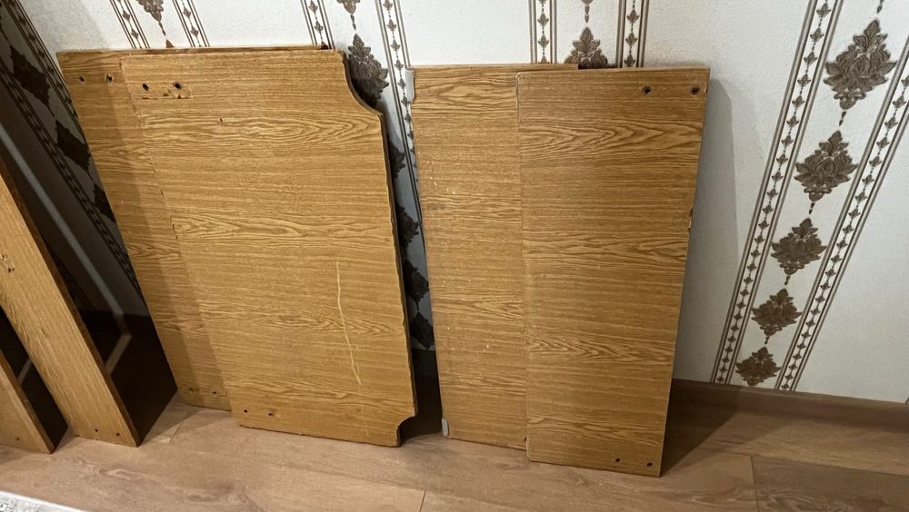 Продаётся 2 деревянные кровати в разобранном виде