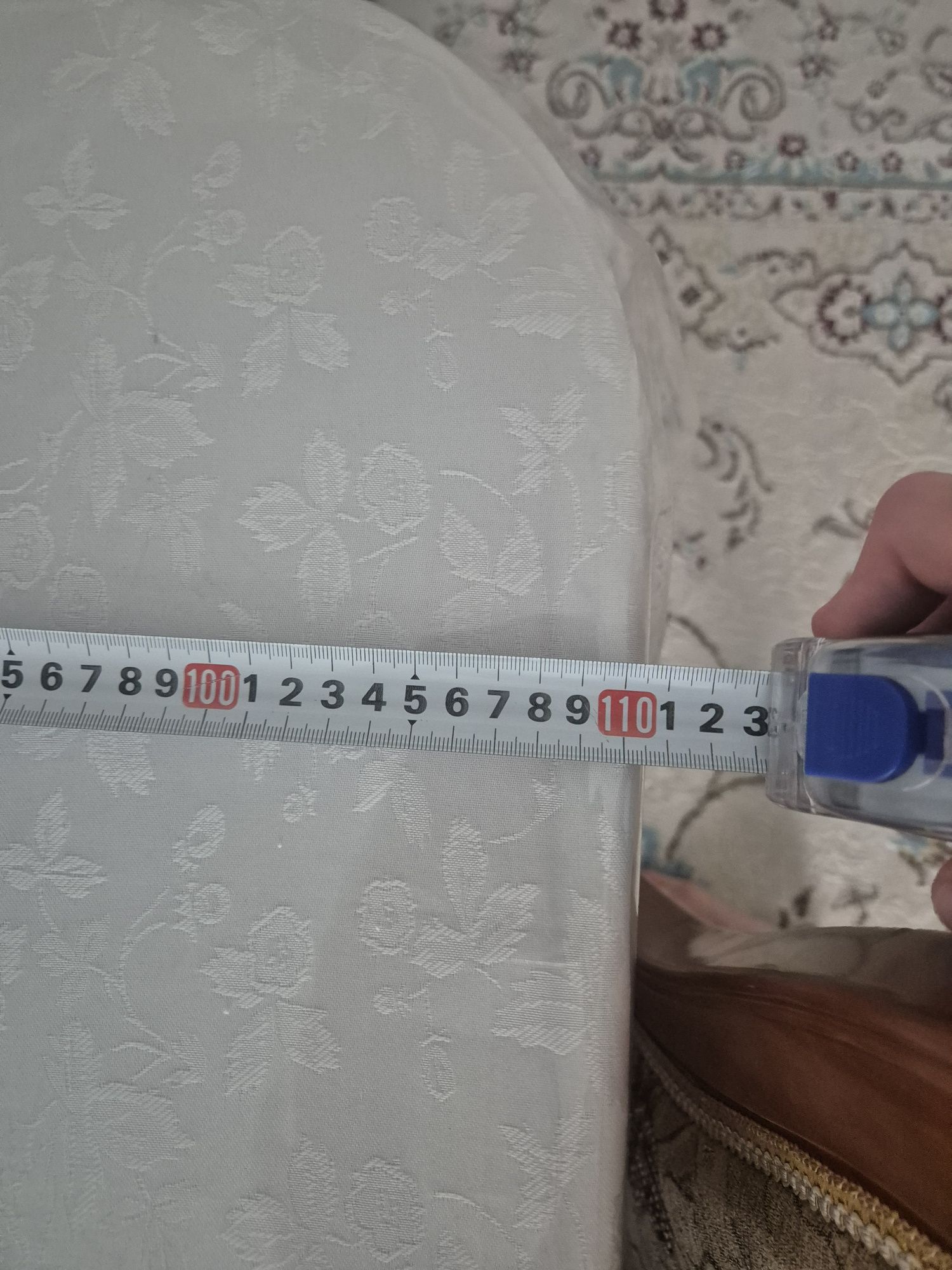 Стол со стульями