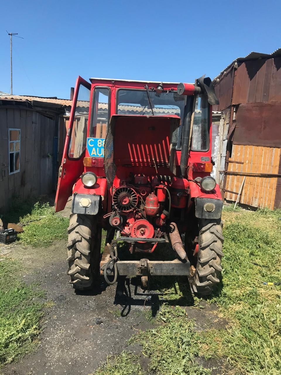 Продам трактор в комплекте, можно по отдельности.