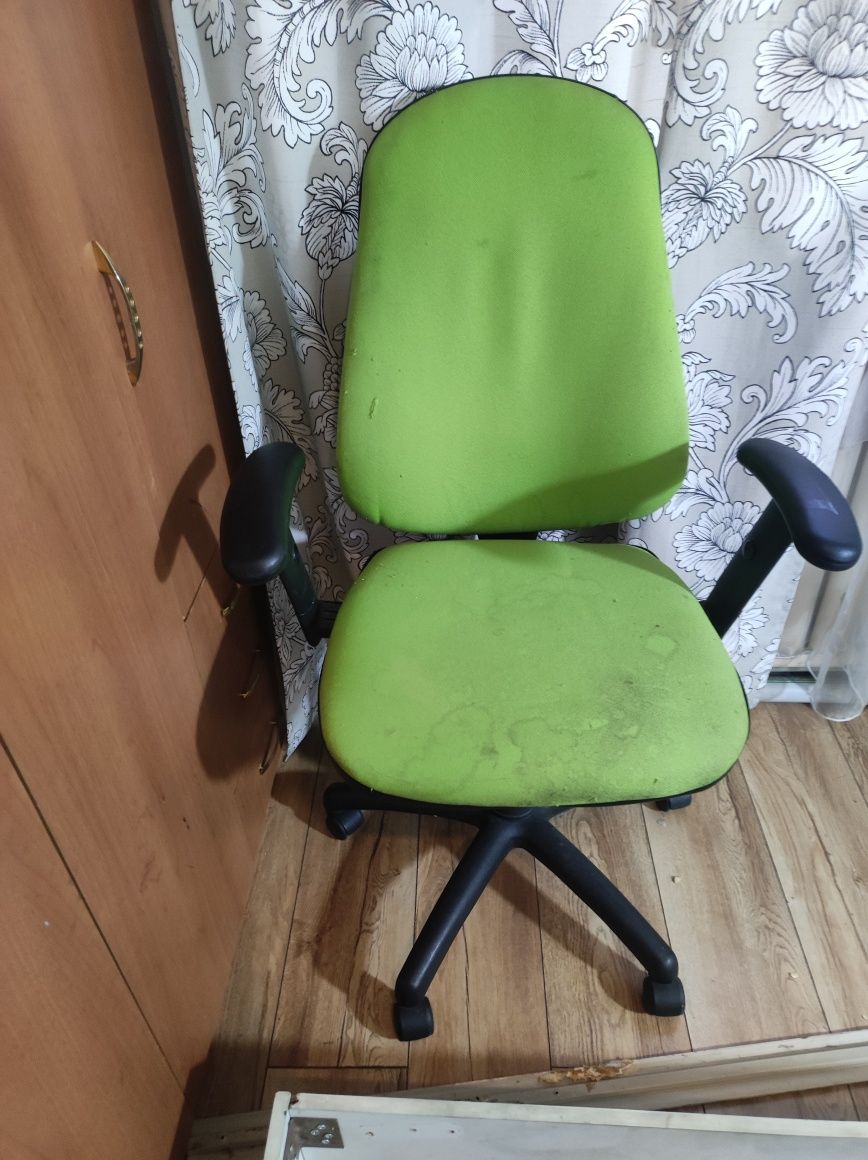 Продам стулья кресло