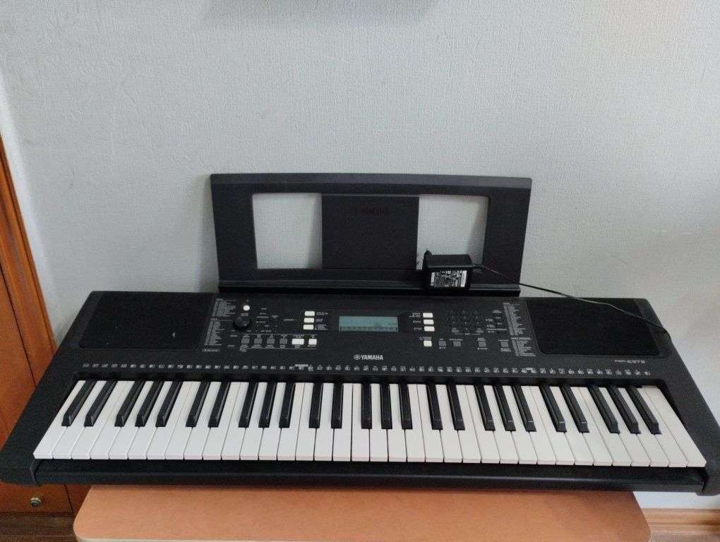 Синтезатор Yamaha E373