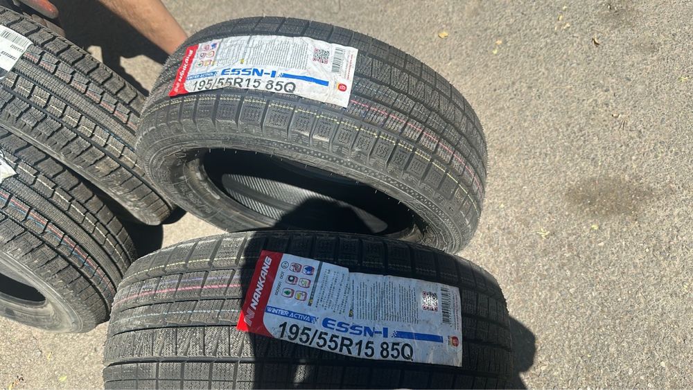 Продам пару всесезонных шин Нокиан