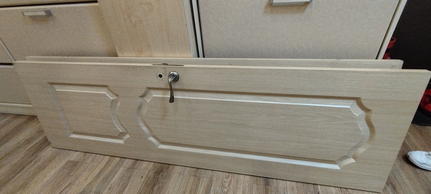 Продам дверь бежевая б/у