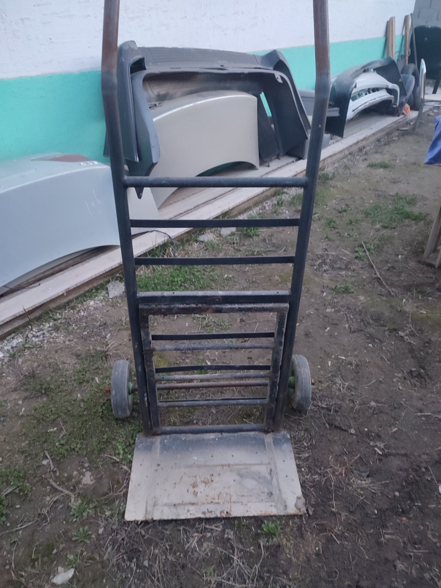 Продам тачку грузовую. Грузоподьемность 100 кг