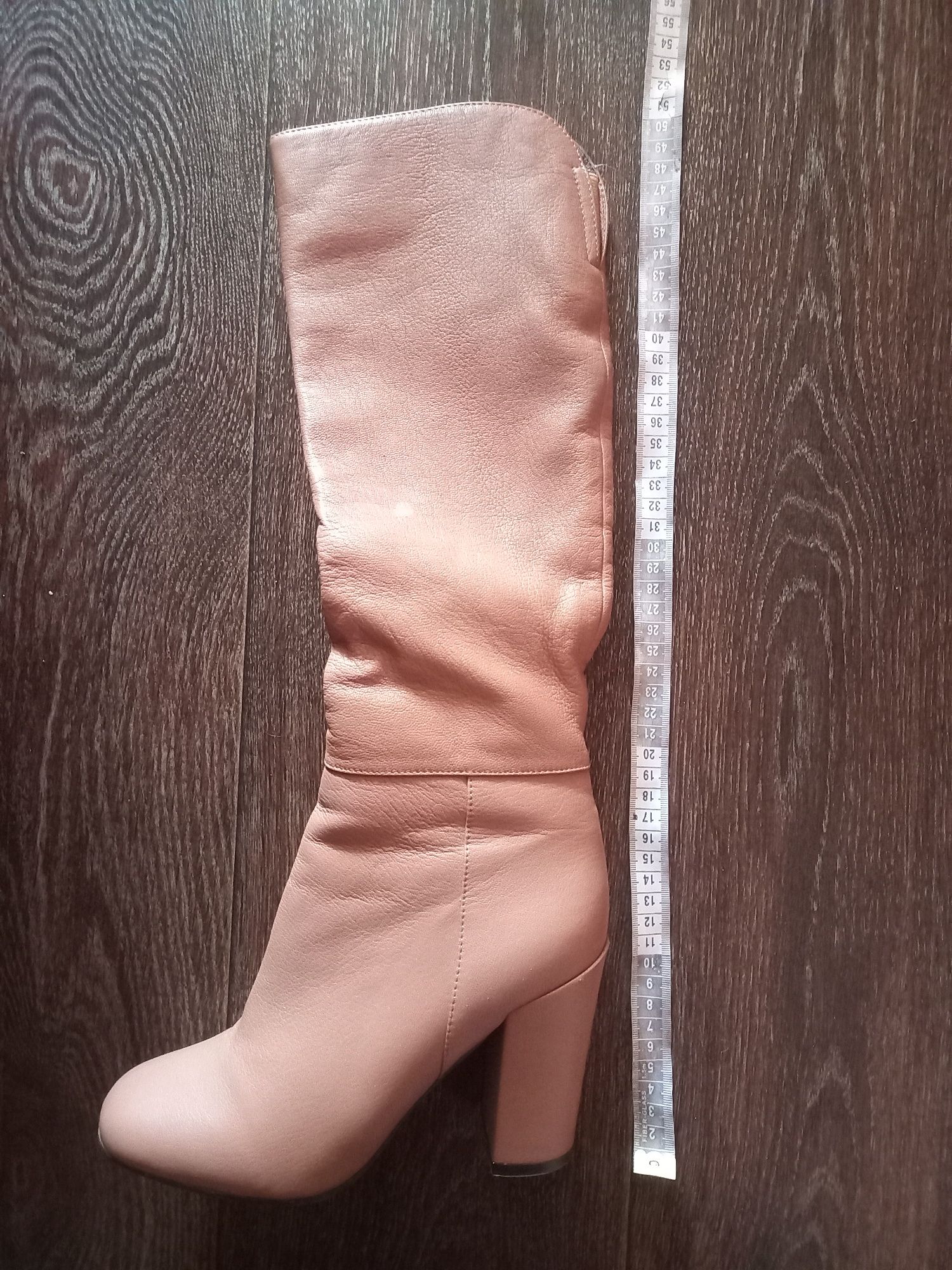 Продам кожаные женские сапоги