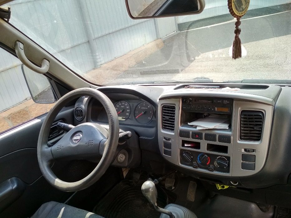 Nissan Urvan (цельнометаллический фургон)