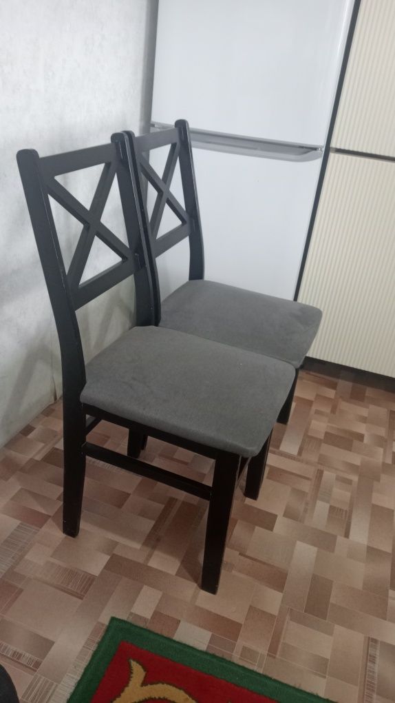 Стулья деревянные
