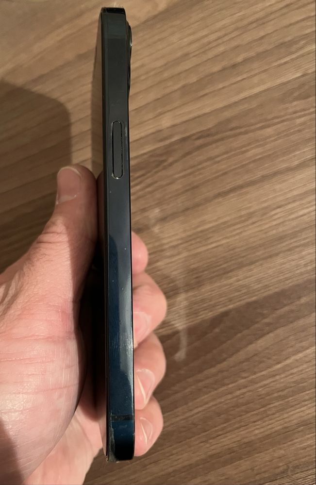 Продам Айфон 13 а также Apple Watch 3-38 мм