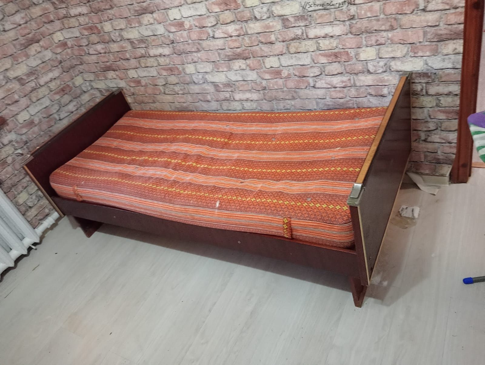 Продам кровати для