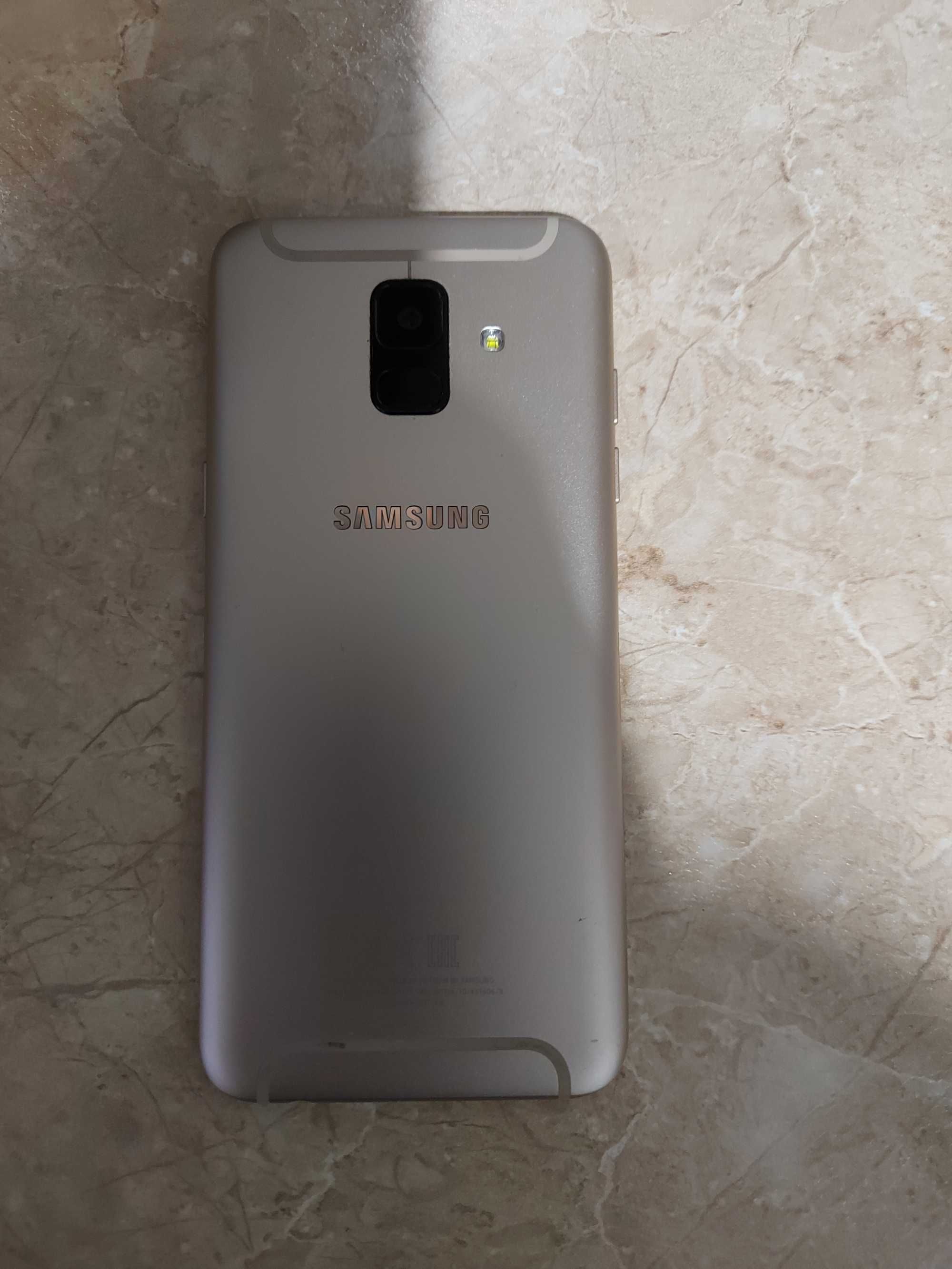 Продам Samsung A6 в отличном состоянии (8-ми ядерный, 3-32гб, NFC).