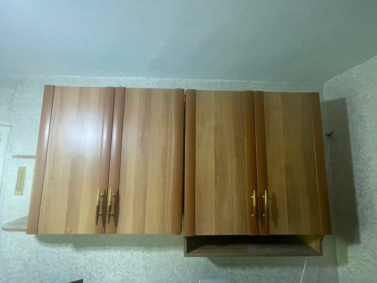Продам настенный шкаф
