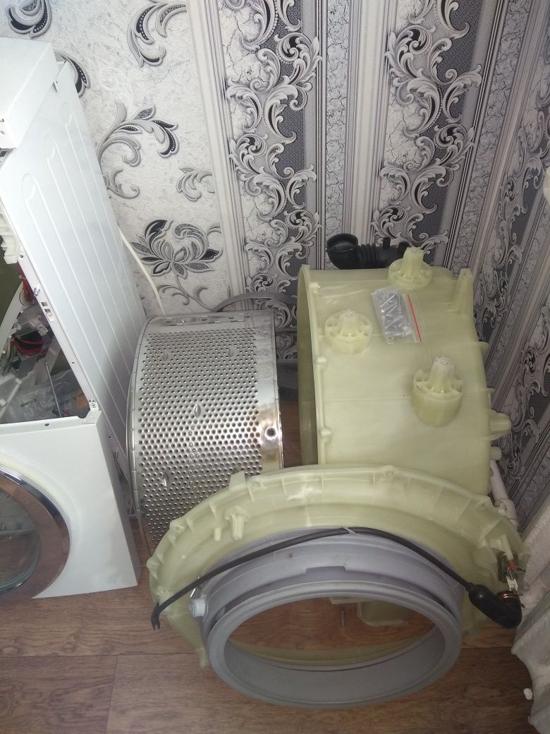 Продам по запчастям стиральную машину Kaiser W 43.09