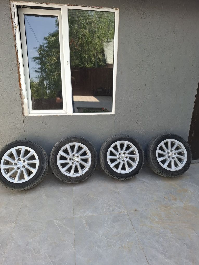 Продам диски камри 75 с резиной