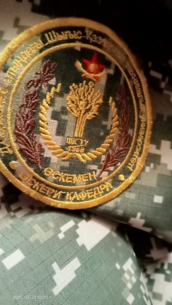 Продам теплый бушлат верхняя одежда