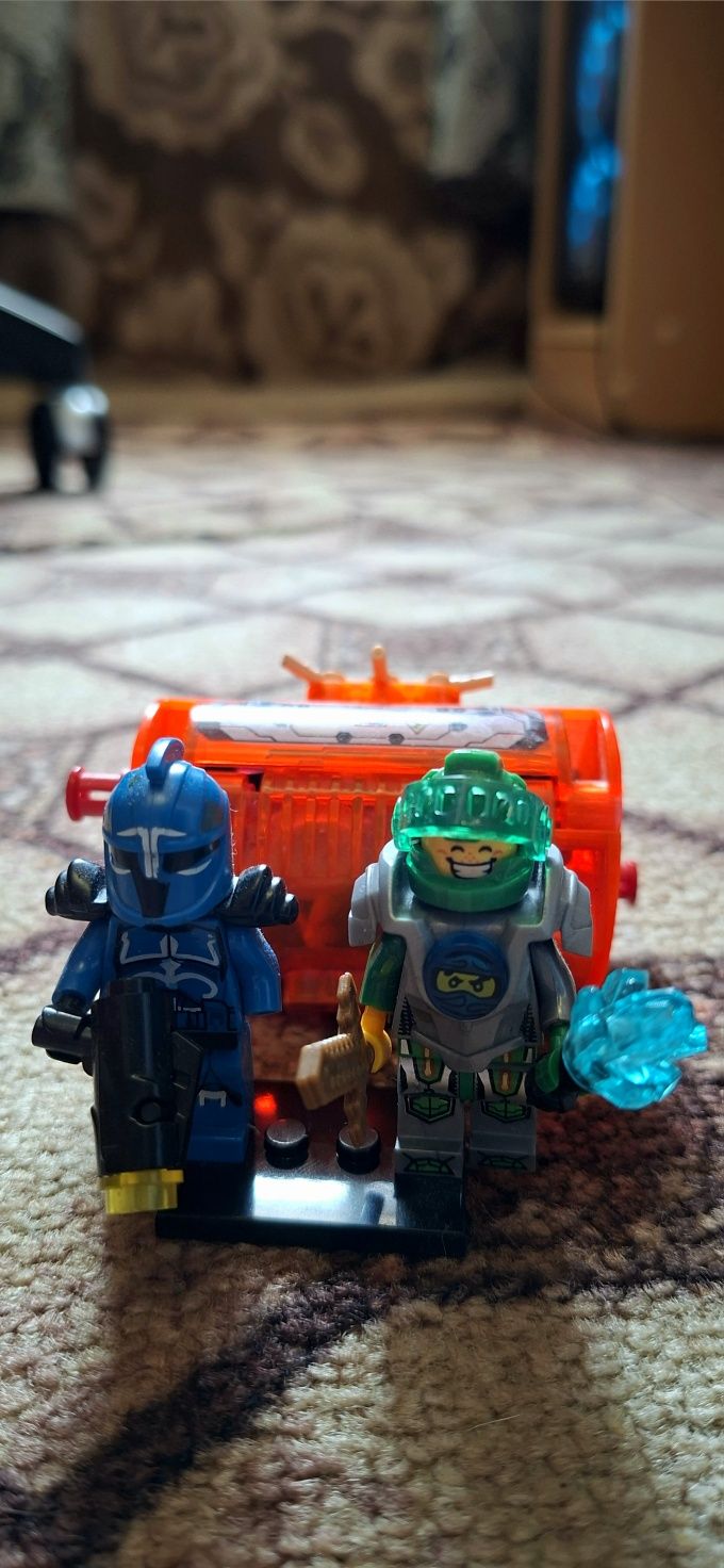 Детальки лего и Bionicle