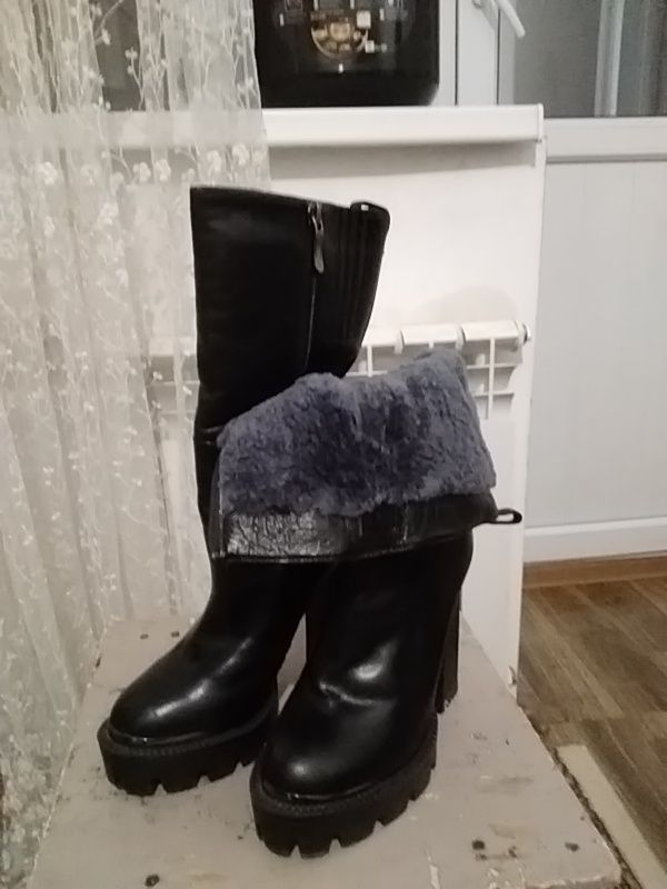 Женские кожаные зимние сапоги