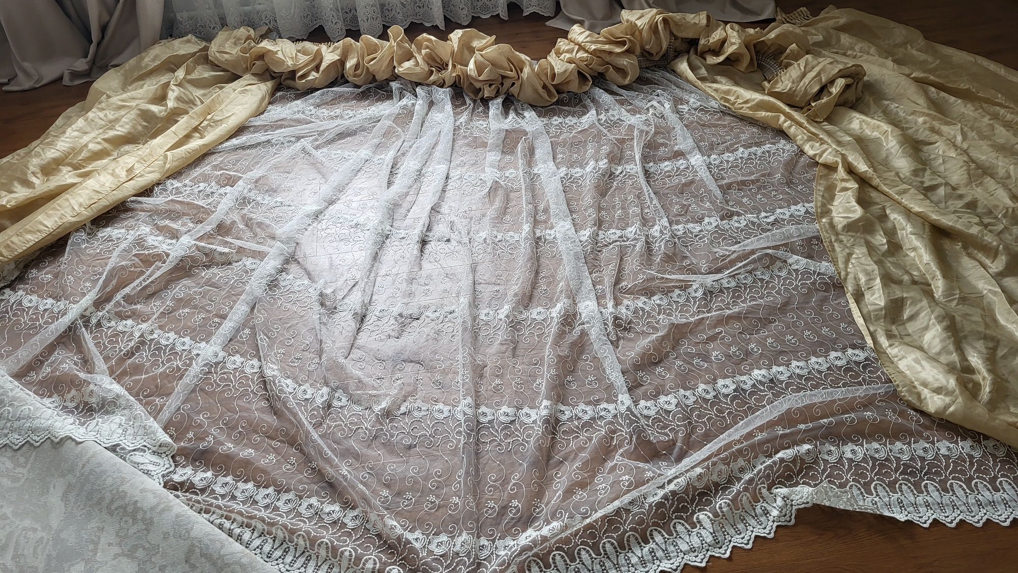 Продам комплект с крючками