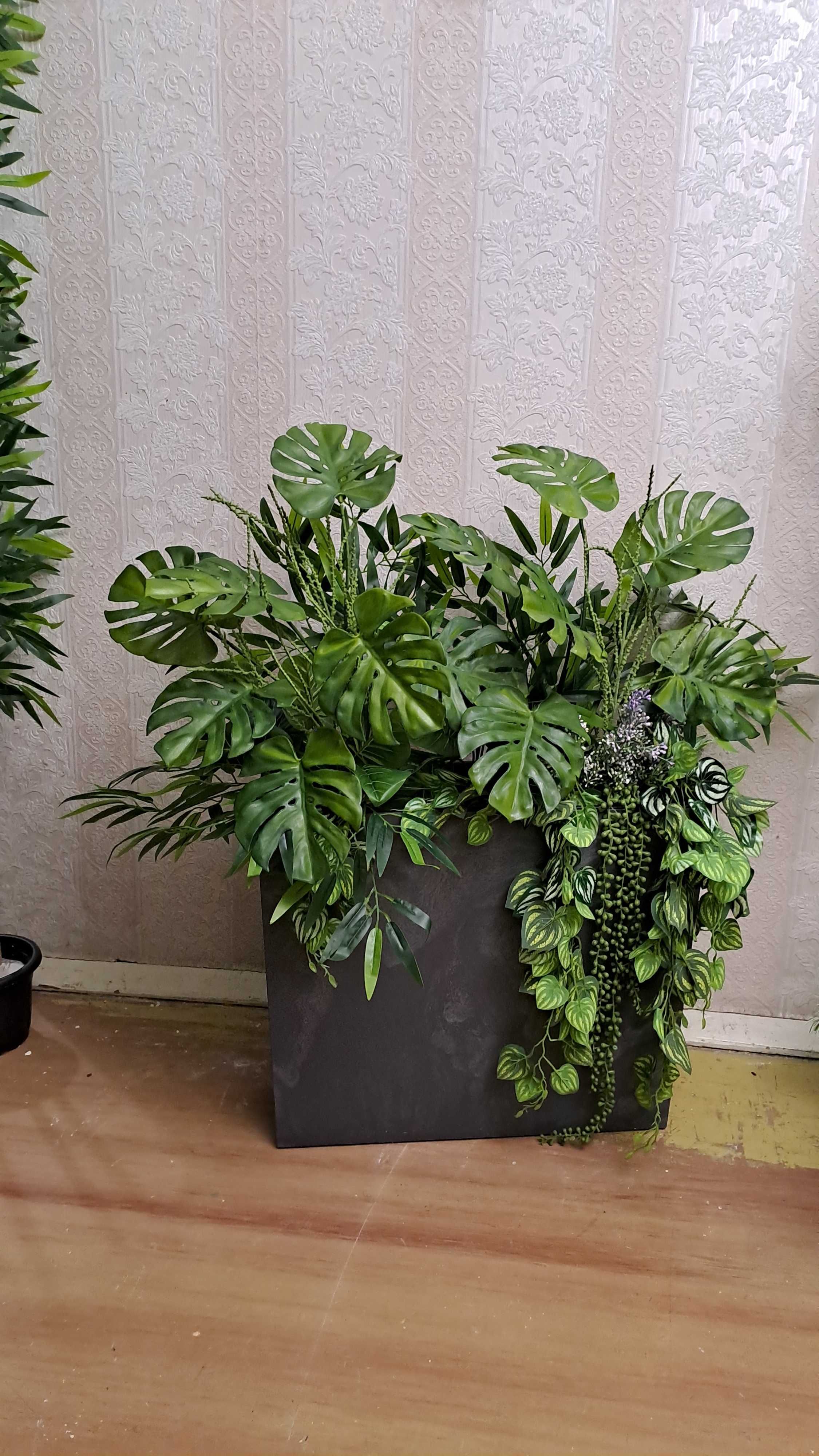 Композиция из искусственных растений, монстера, на заказ