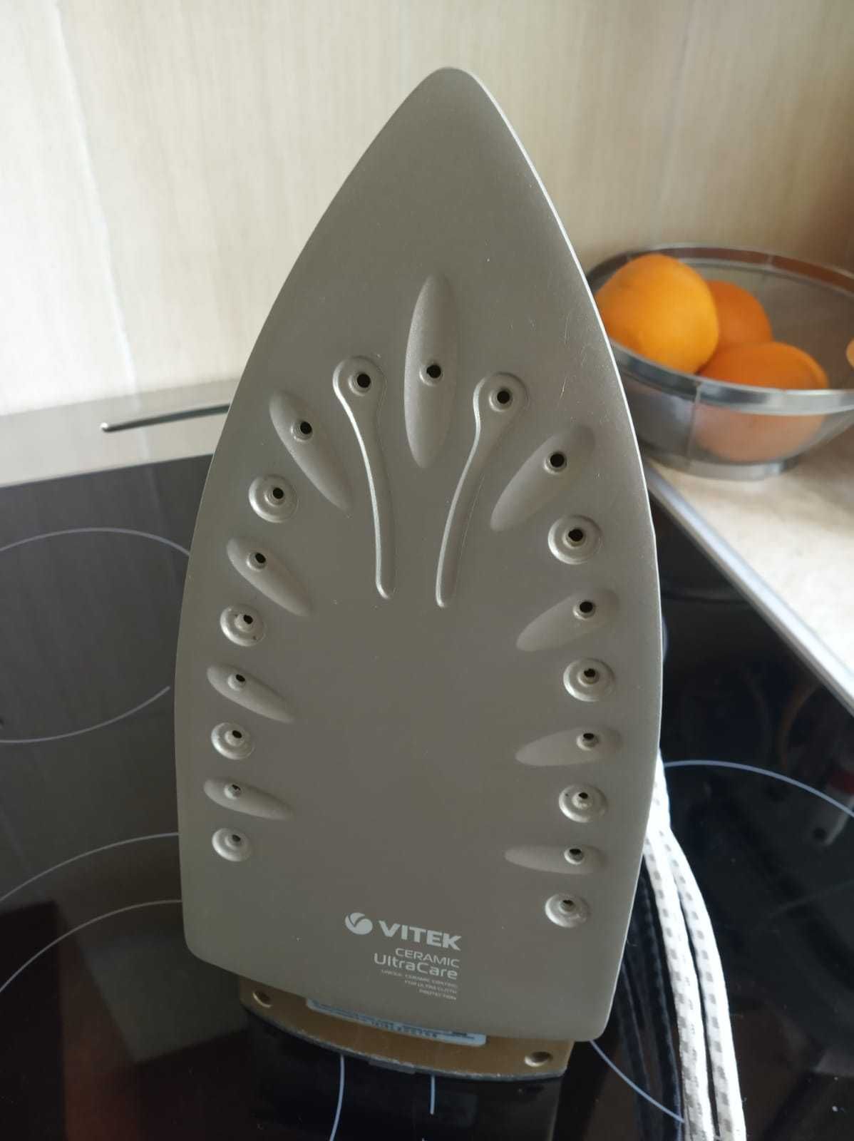 Продается утюг Vitek  в отличном состоянии