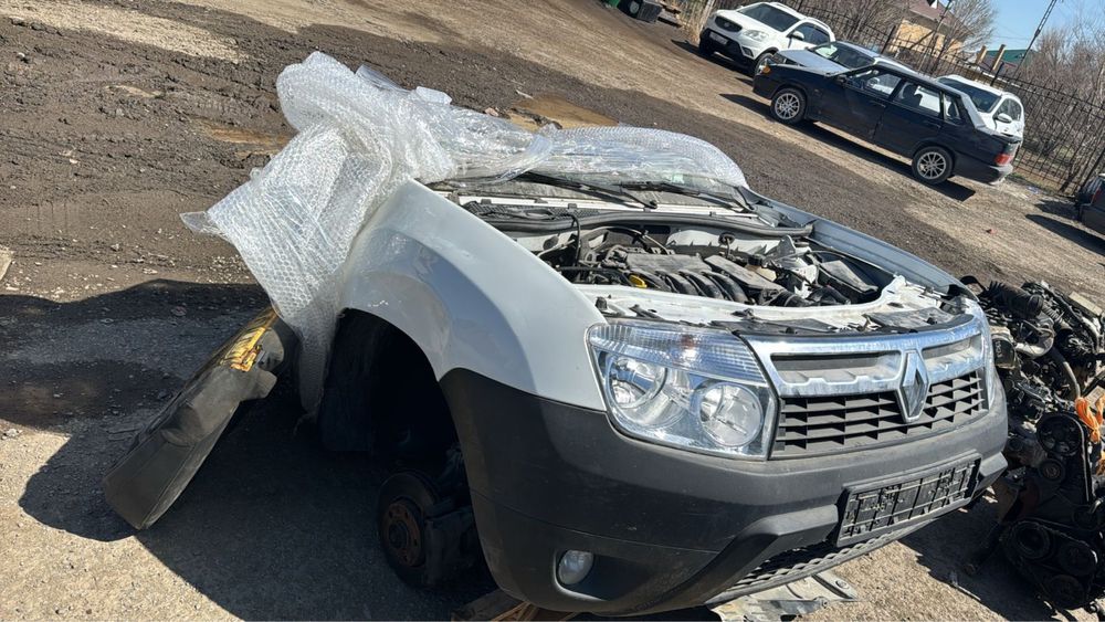 Продам Duster по запчастям .
