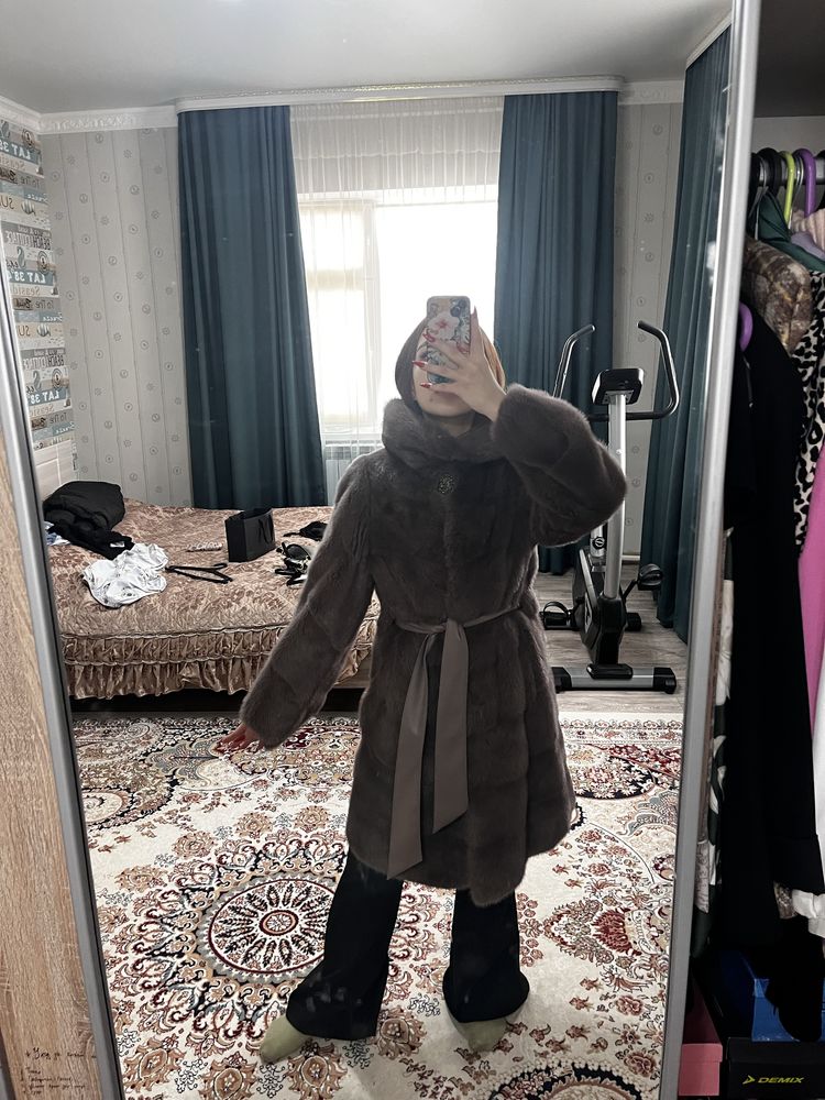 Продам норковую шубу