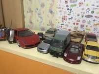 Продам машинки hot wheels, большие, средние и маленькие.