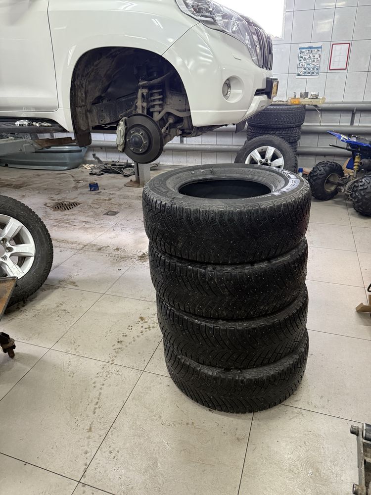 Michelin x ice north 4 suv 265/65 r17