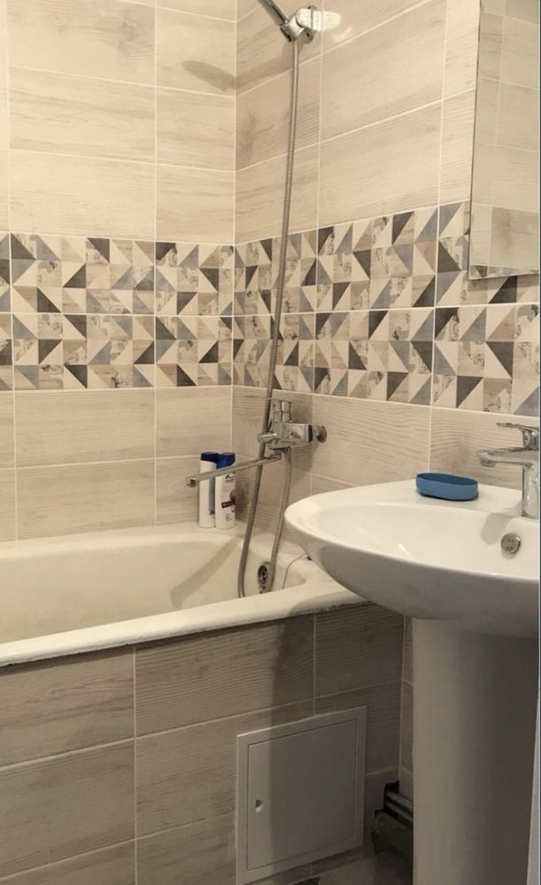 Продам 3 ком кв в районе Электротовары