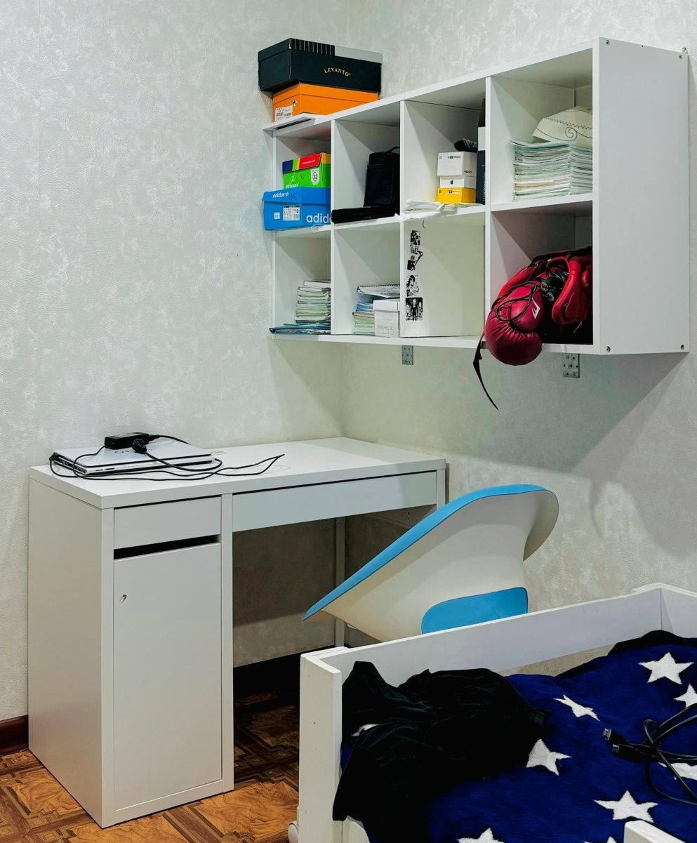 Продается стол, стул, полка IKEA