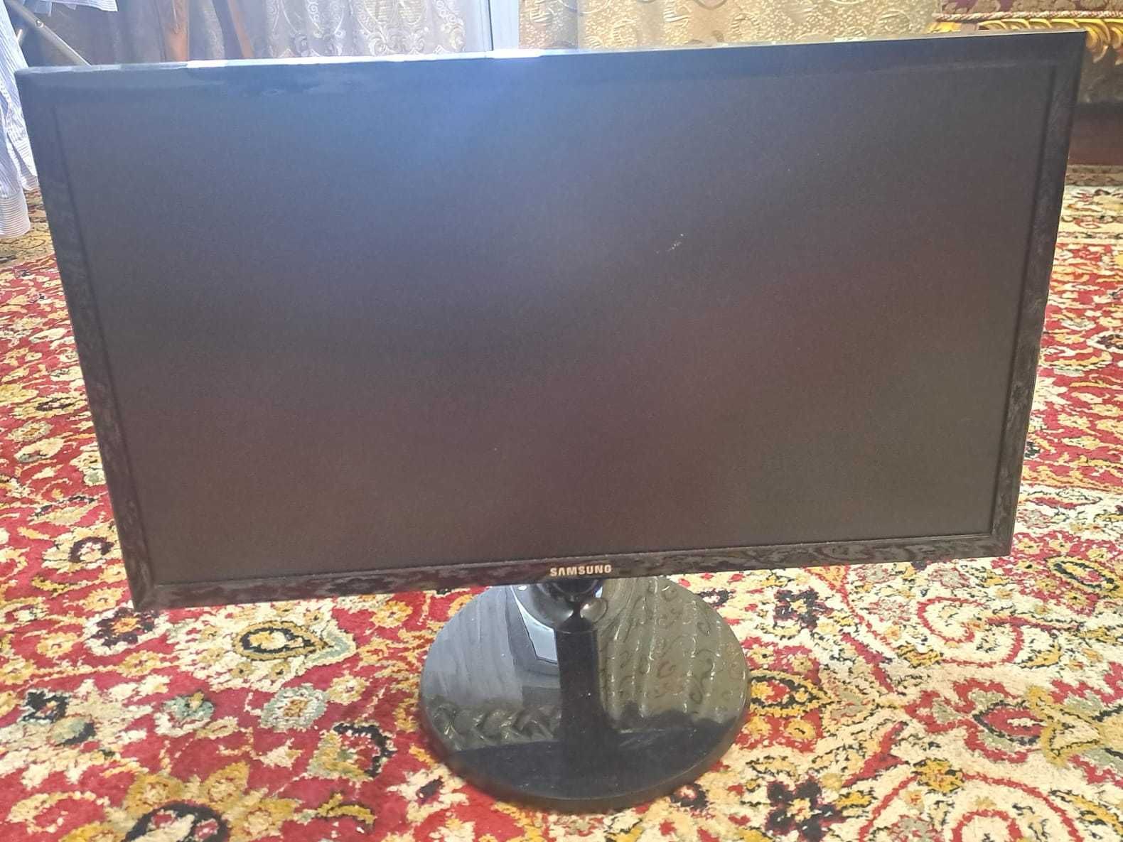 Монитор Samsung LS22F350FHIXCI I 16:9 I 1920 x 1080 I  21.5 Дюйма I TN