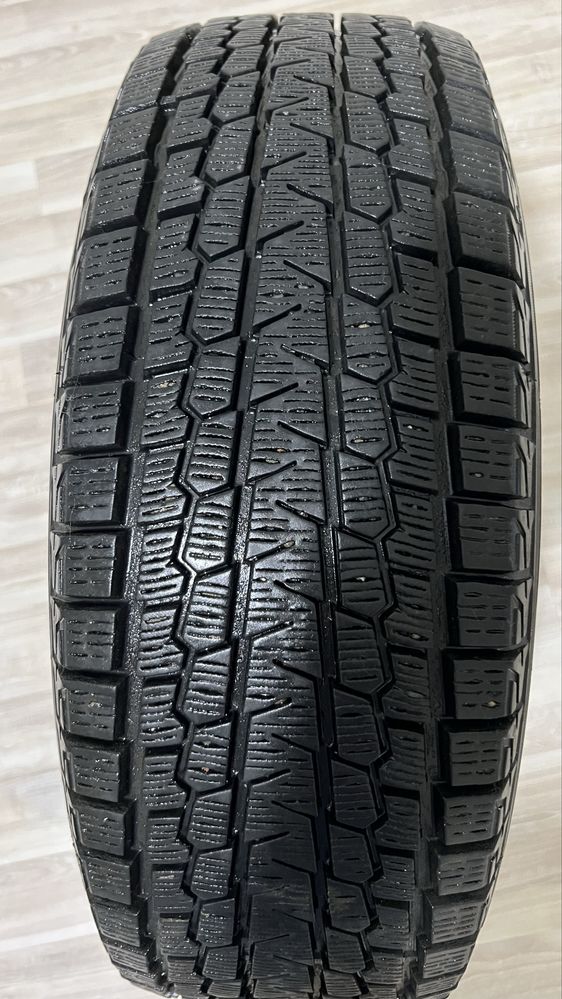 Шины R18 225/60 зимние