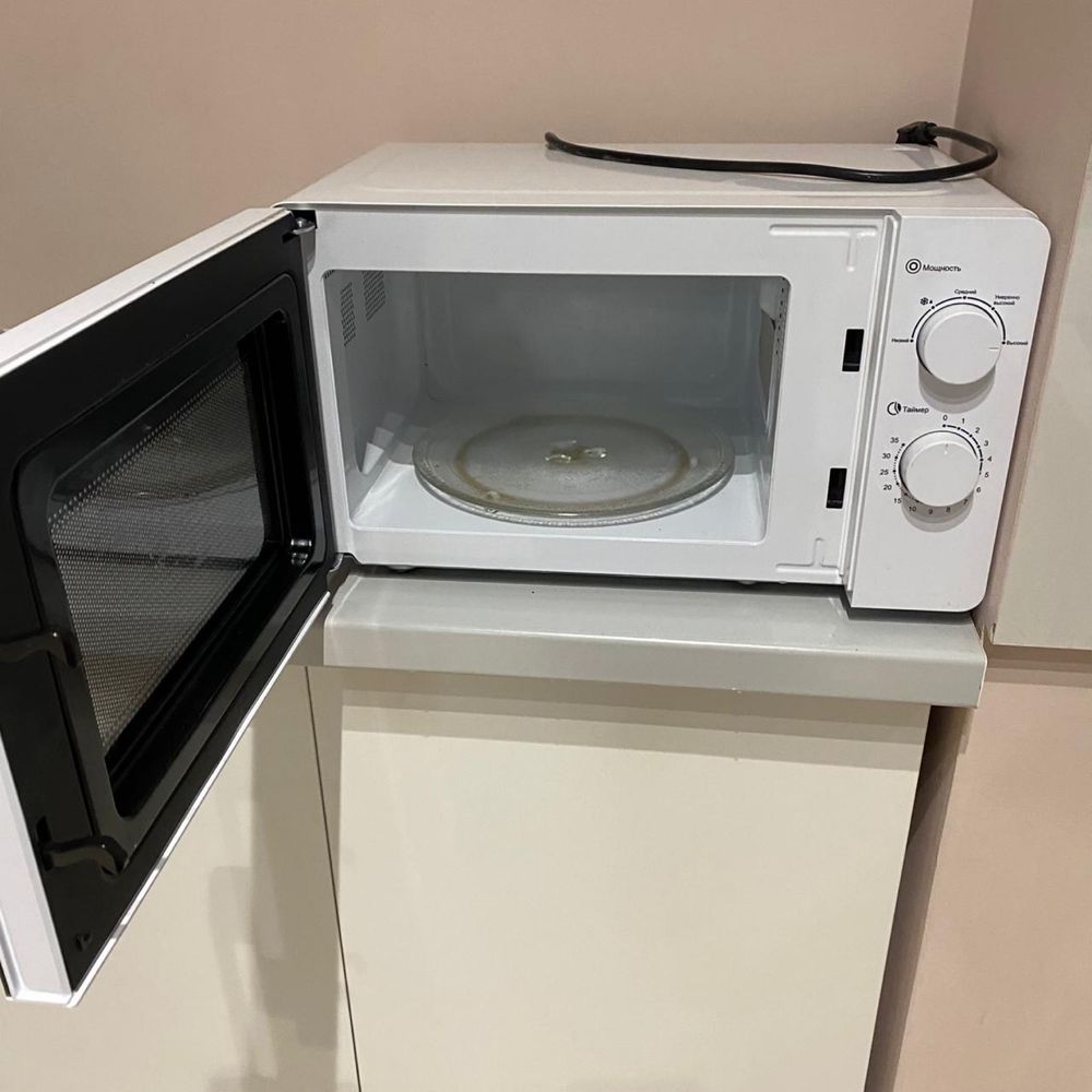 Микровалновую печь в отличном состоянии