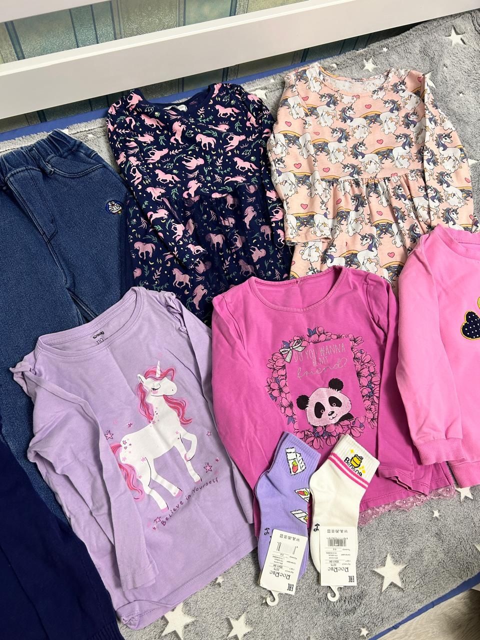 Продам пакет вещей на девочку 4-5 лет