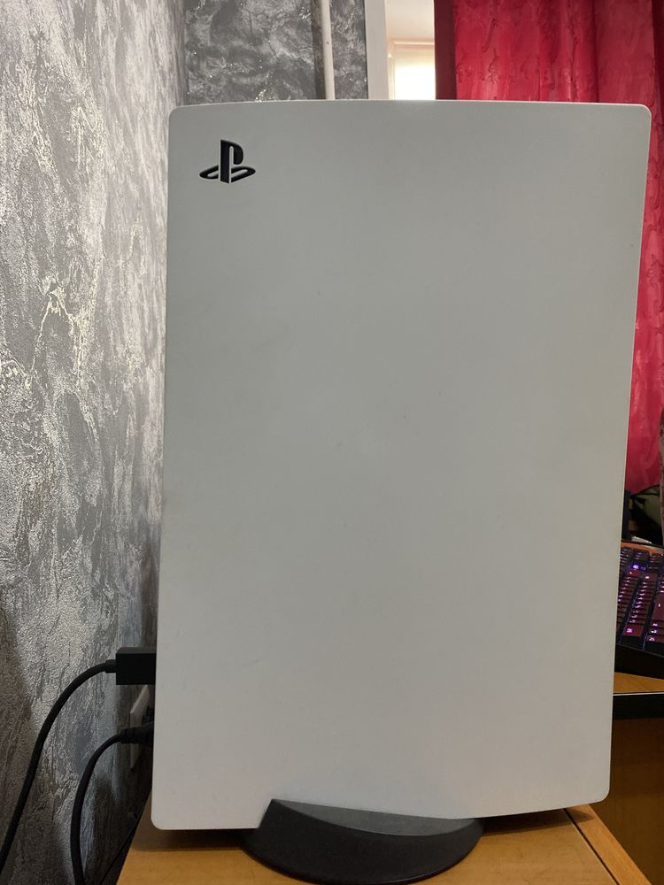Продам PS5 + 3 игры