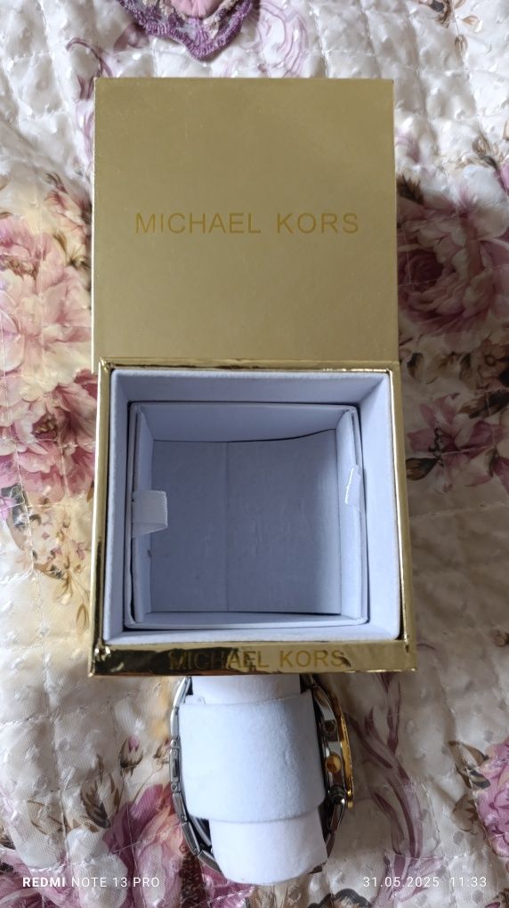 Продам женские часы Michael Kars