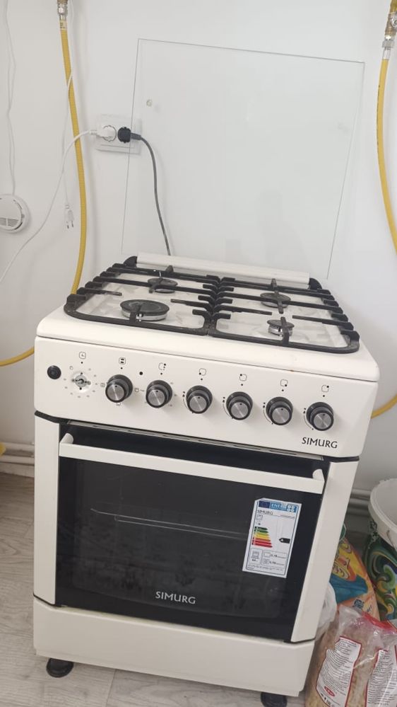 Продам газовую плиту