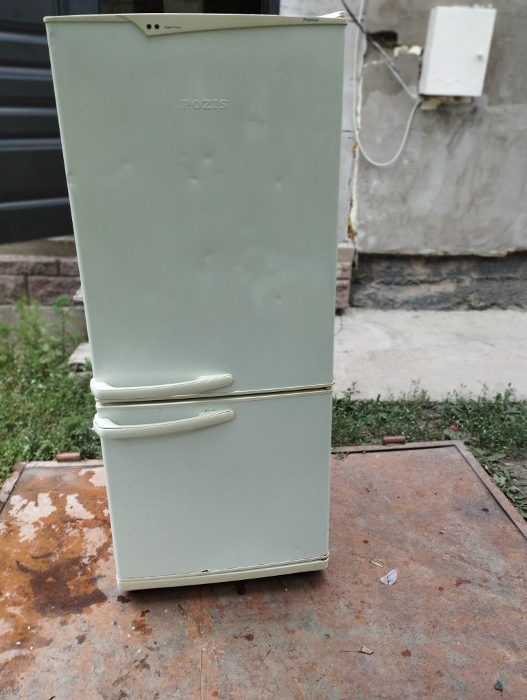 Холодильник срочно продам рабочий