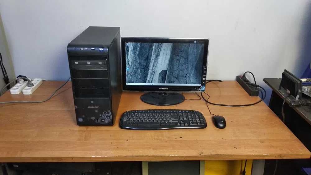 Компьютер core i5-2300/ Озу 8/ hdd 500/Монитор 20/клавиатура мышь