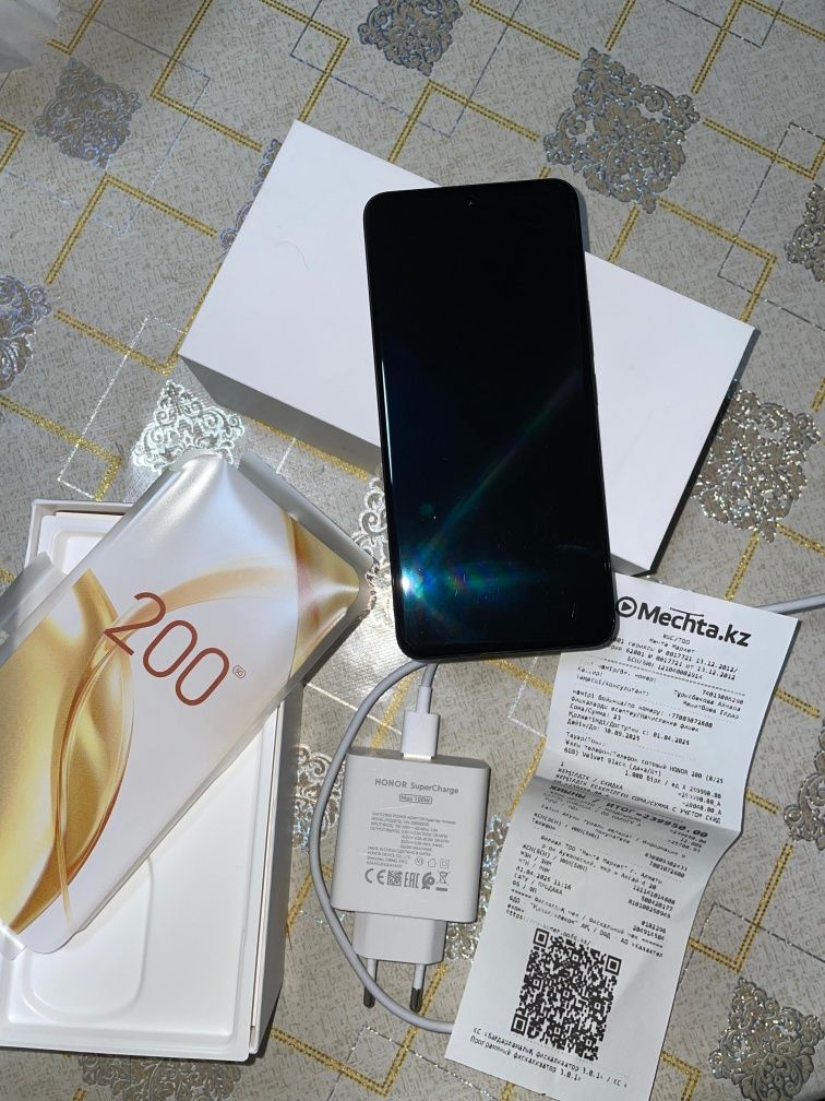 Honor 200 тел продам пользовался не долго пару недель всё работает отл